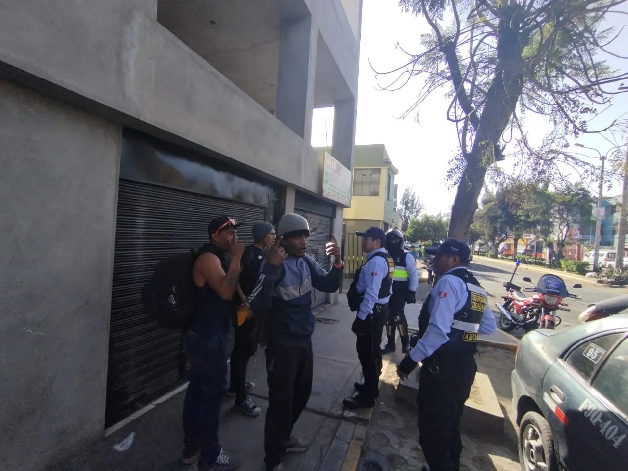 retiran a limpiaparabrisas extranjeros en la avenida Vidaurrázaga