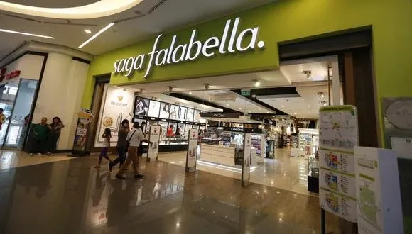 Detienen a tres mujeres que habrían intentado hurtar prendas en tienda