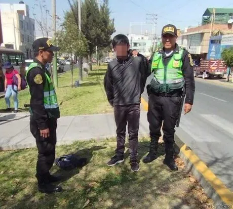 DETIENEN A SUJETO QUE HABRÍA HURTADO CARTERA EN TRANSPORTE PÚBLICO