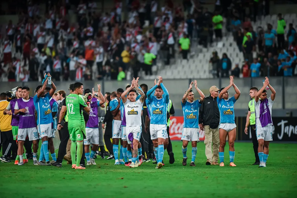 CRISTAL BUSCA TRIUNFO ANTE THE STRONGEST EN BOLIVIA POR COPA