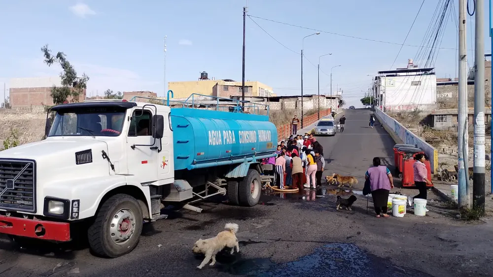 CORTE DE AGUA EN 13 DISTRITOS DE AREQUIPA