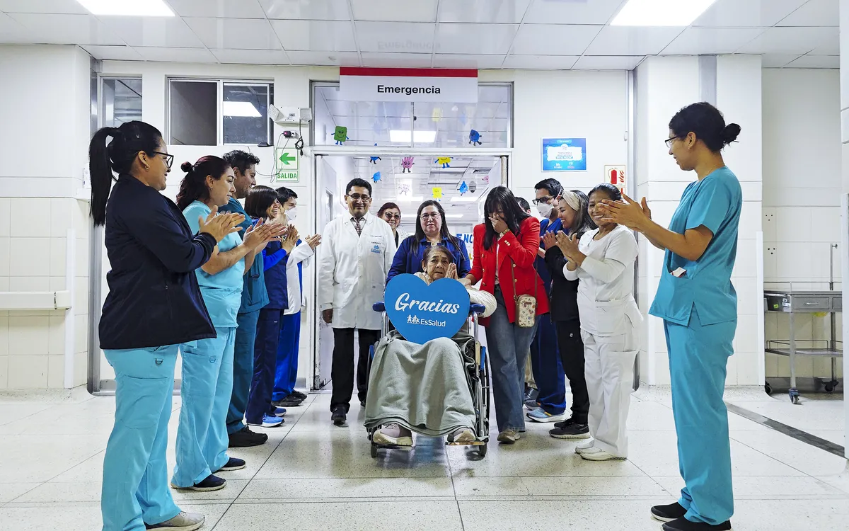 salvan vida de abuelita de 83 años que sufrió infarto cerebral