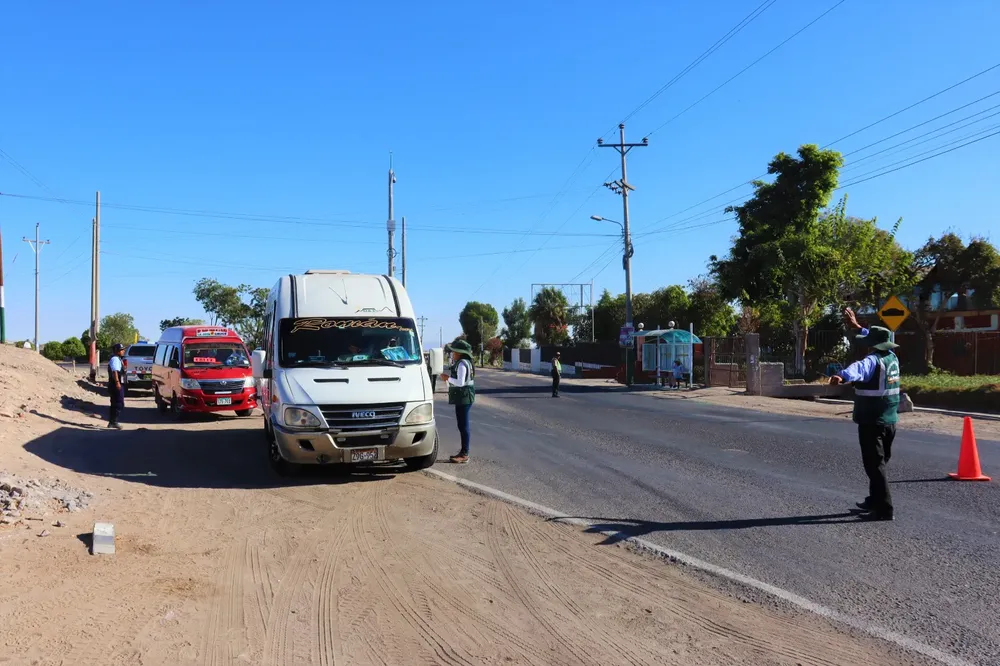 REALIZAN OPERATIVO A EMPRESAS DE TRANSPORTE PÚBLICO EN LA JOYA