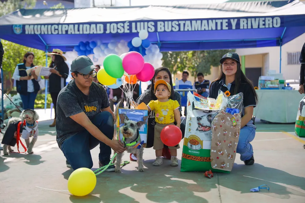 Recolectan comida para refugio de animales en Can fest bustamantino