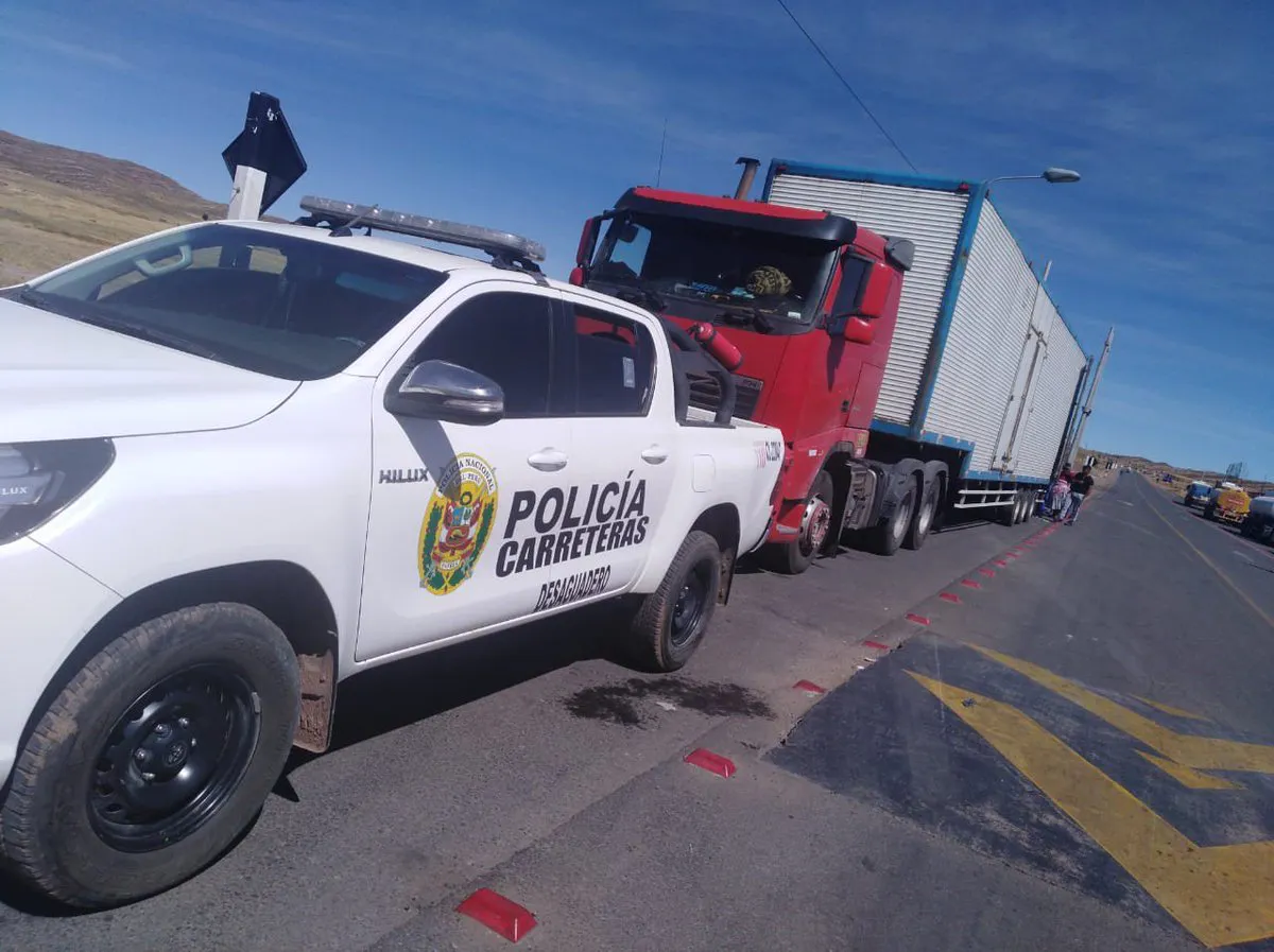 6 años de cárcel para policía que pidió dinero a conductor de camión