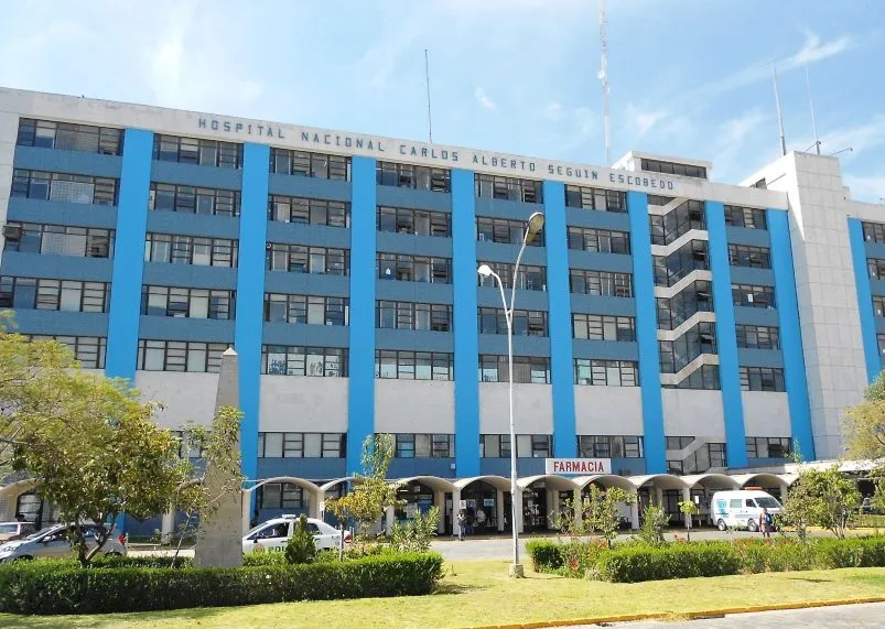 Hospital-Essalud-Carlos-Alberto-Seguín-Escobedo-1-e1626561896345