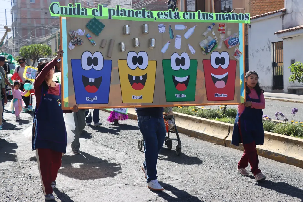 Más de mil escolares participan en caminata por el Día Mundial del Medio Ambiente