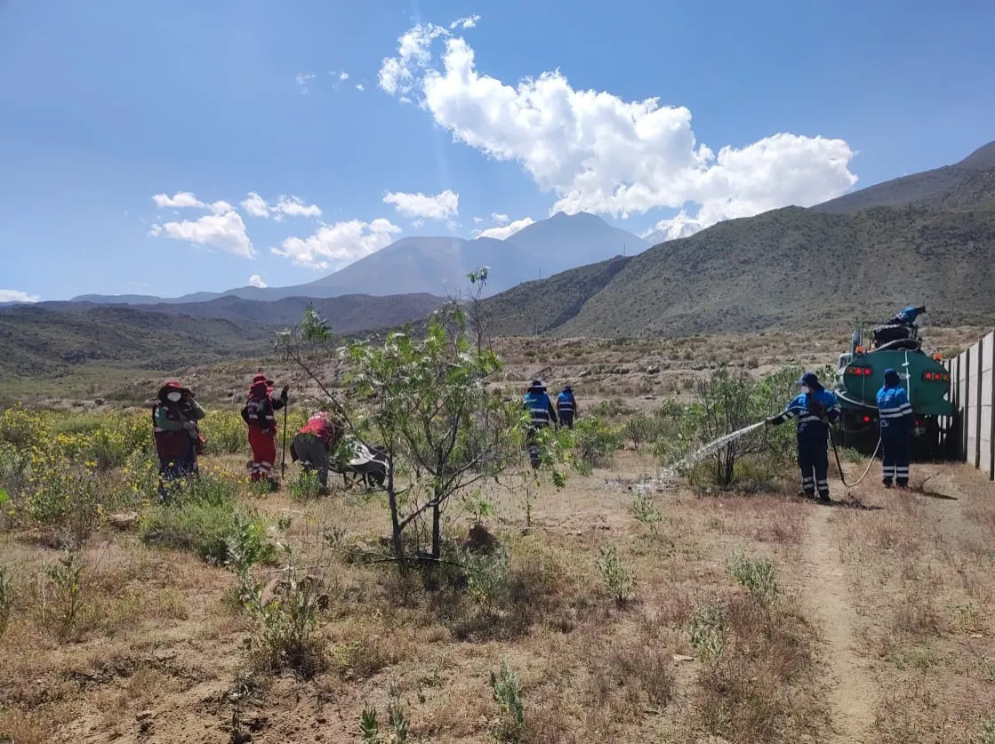 Limpian áreas verdes del perímetro del sector de Quebrada Honda - Yura
