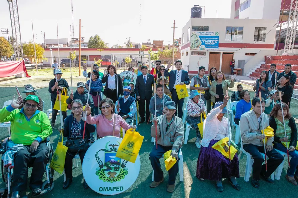 GRA INICIÓ ENTREGA DE BASTONES BLANCOS PARA PERSONAS CON DISCAPACIDAD